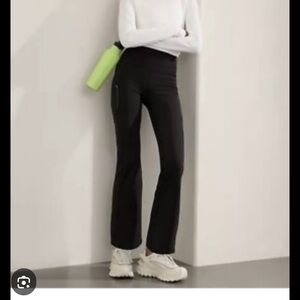 Athleta Yoga Bootcut Rainier Black Leggings with pockets S